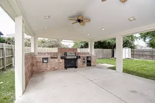 12810 Mill Valley Rd, Houston, TX 77048 - Photo 2