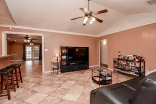 12810 Mill Valley Rd, Houston, TX 77048 - Photo 8
