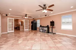 12810 Mill Valley Rd, Houston, TX 77048 - Photo 8