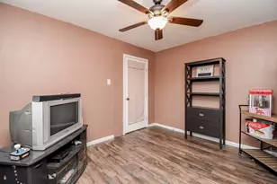 12810 Mill Valley Rd, Houston, TX 77048 - Photo 14