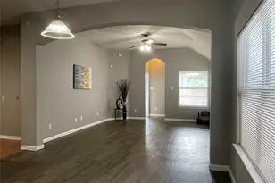 811 Forest Hillside Ln, Houston, TX 77067 - Photo 8