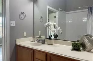 811 Forest Hillside Ln, Houston, TX 77067 - Photo 18