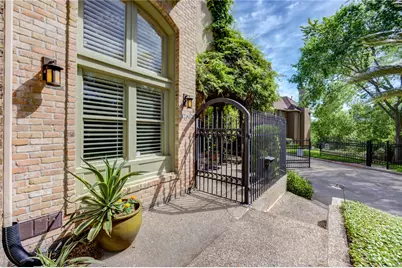 4700 Post Oak Timber Drive, Houston, TX 77056 - Photo 2
