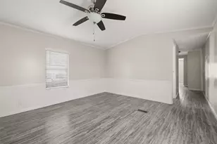 2222 N Austin Ave, Pearland, TX 77581 - Photo 8