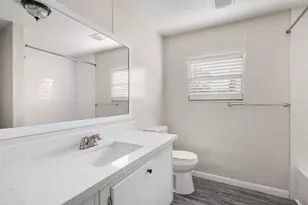 2222 N Austin Ave, Pearland, TX 77581 - Photo 14