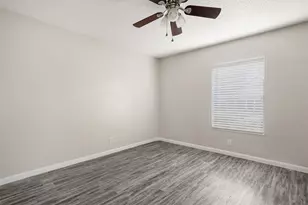 2222 N Austin Ave, Pearland, TX 77581 - Photo 16