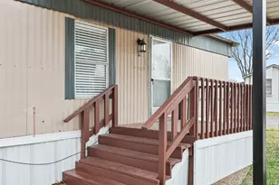 2222 N Austin Ave, Pearland, TX 77581 - Photo 4