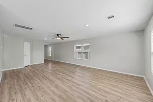 11135 N Lake Mist Ln, Willis, TX 77318 - Photo 10