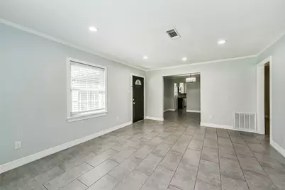 4702 Maple Street, Bellaire, TX 77401 - Photo 4