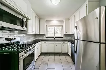 4702 Maple Street, Bellaire, TX 77401 - Photo 6