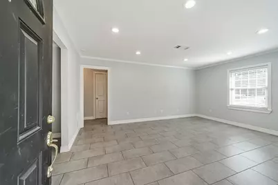 4702 Maple Street, Bellaire, TX 77401 - Photo 2