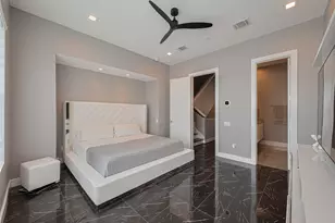 5919 E Post Oak Ln, Houston, TX 77055 - Photo 28