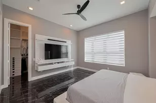 5919 E Post Oak Ln, Houston, TX 77055 - Photo 26