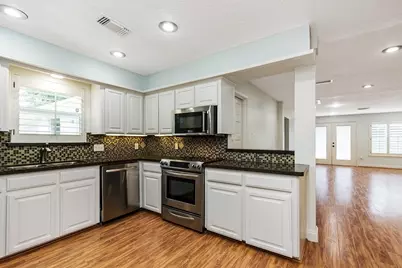 5511 Greentree Drive Drive, Sugar Land, TX 77479 - Photo 14