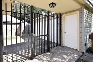 2210 Pomeran Dr, Houston, TX 77080 - Photo 44