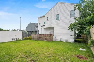 104 Tolima Dove St, Houston, TX 77018 - Photo 38
