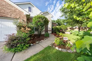13727 Charterhouse Way, Sugar Land, TX 77498 - Photo 2