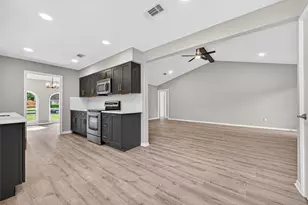 1307 Hitherfield Dr, Sugar Land, TX 77498 - Photo 10