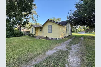 503 McKee Street, Clute, TX 77531 - Photo 2
