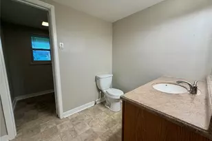 503 McKee St, Clute, TX 77531 - Photo 6