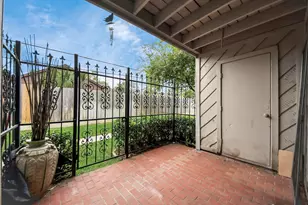 17331 Red Oak Dr, Houston, TX 77090 - Photo 26