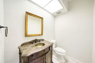 11711 Memorial Dr Dr, Houston, TX 77024 - Photo 16