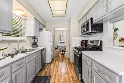 1 E Woodtimber Court, Spring, TX 77381 - Photo 4
