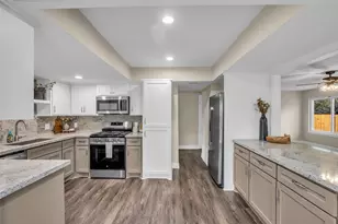 1810 N Red Cedar Cir, The Woodlands, TX 77380 - Photo 8