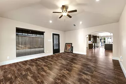 10519 Pleasanton Drive, Houston, TX 77038 - Photo 10