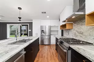 1626 Conrad Sauer Dr, Houston, TX 77043 - Photo 18