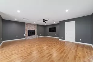 1626 Conrad Sauer Dr, Houston, TX 77043 - Photo 8