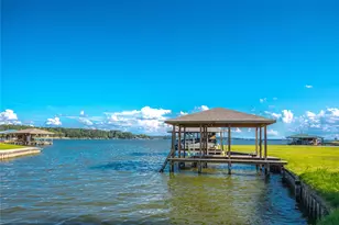 235 Peninsula Dr, Livingston, TX 77351 - Photo 1