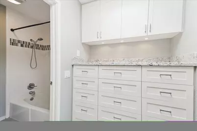 318 Litchfield Lane, Houston, TX 77024 - Photo 18