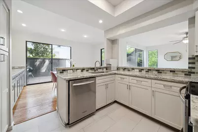 318 Litchfield Lane, Houston, TX 77024 - Photo 12