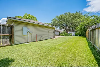 12107 Brighton Lane, Stafford, TX 77477 - Photo 6