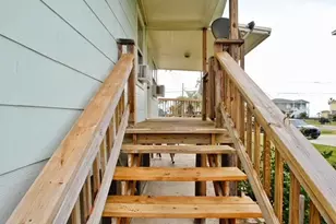 1112 7th St, San Leon, TX 77539 - Photo 10