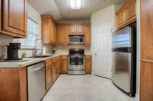 824 Cherry Hills Dr, Huntsville, TX 77340 - Photo 4