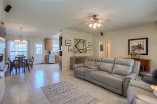 824 Cherry Hills Dr, Huntsville, TX 77340 - Photo 2