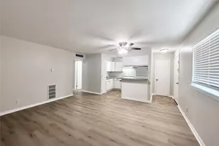 201 S Kaysie St, Angleton, TX 77515 - Photo 4