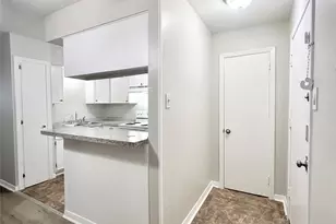 201 S Kaysie St, Angleton, TX 77515 - Photo 2