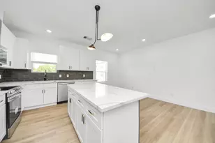 801 E 32nd 1/2 St, Houston, TX 77022 - Photo 18