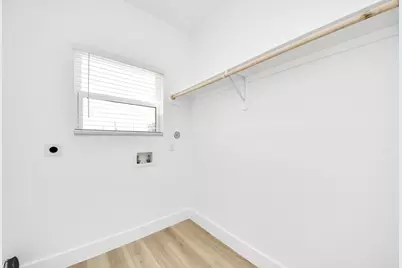801 E 32nd 1/2 Street #B, Houston, TX 77022 - Photo 30