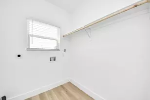801 E 32nd 1/2 St, Houston, TX 77022 - Photo 30