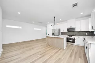 801 E 32nd 1/2 St, Houston, TX 77022 - Photo 22