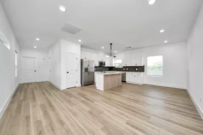 801 E 32nd 1/2 Street #B, Houston, TX 77022 - Photo 28
