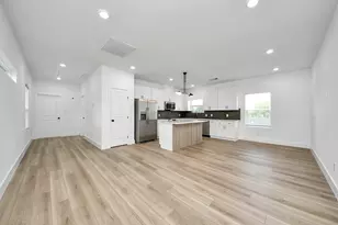 801 E 32nd 1/2 St, Houston, TX 77022 - Photo 28