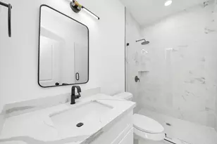 801 E 32nd 1/2 St, Houston, TX 77022 - Photo 10