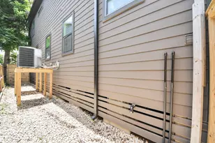 801 E 32nd 1/2 St, Houston, TX 77022 - Photo 34