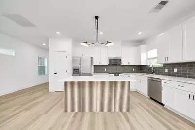 801 E 32nd 1/2 Street #B, Houston, TX 77022 - Photo 26