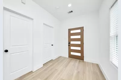 801 E 32nd 1/2 Street #B, Houston, TX 77022 - Photo 6